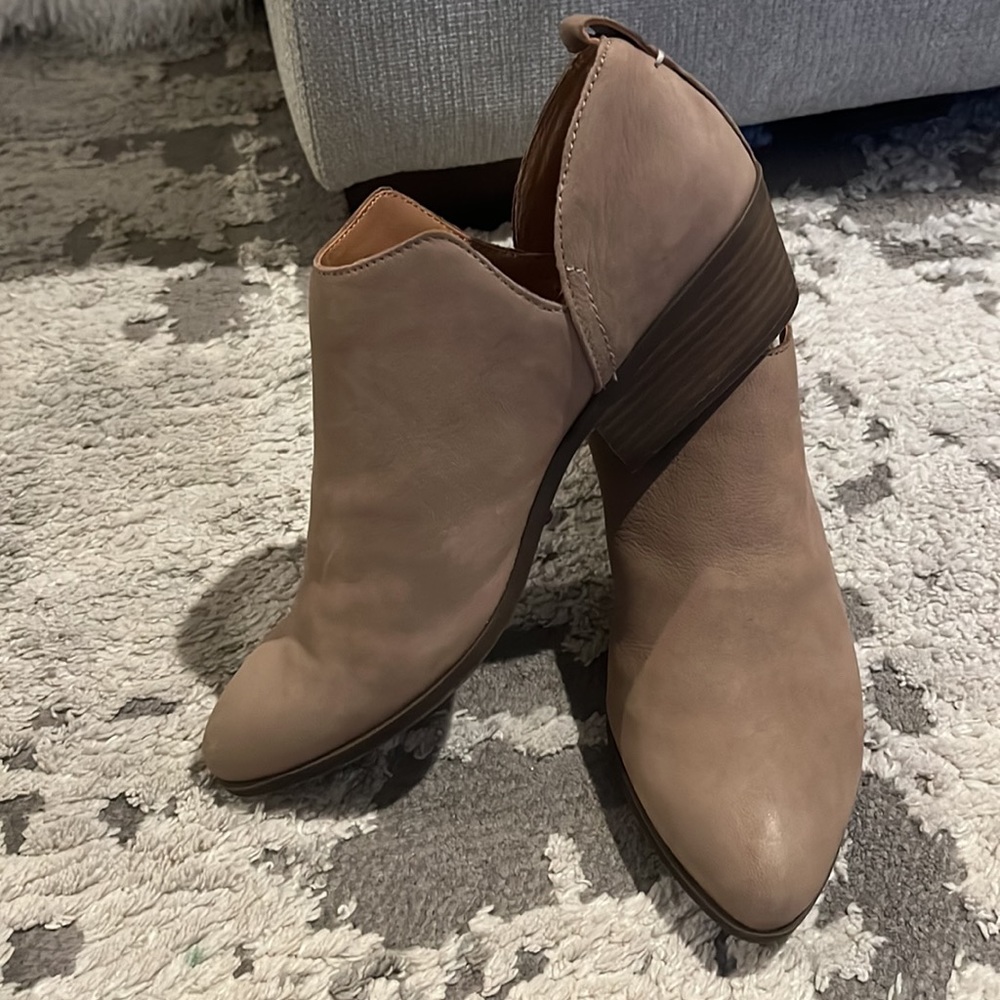 Frye - Picture 3 of 5